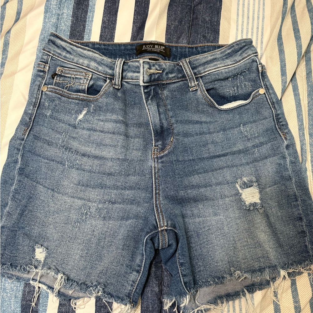 Judy Blue Women's Frayed Hem Jean Shorts - Blue